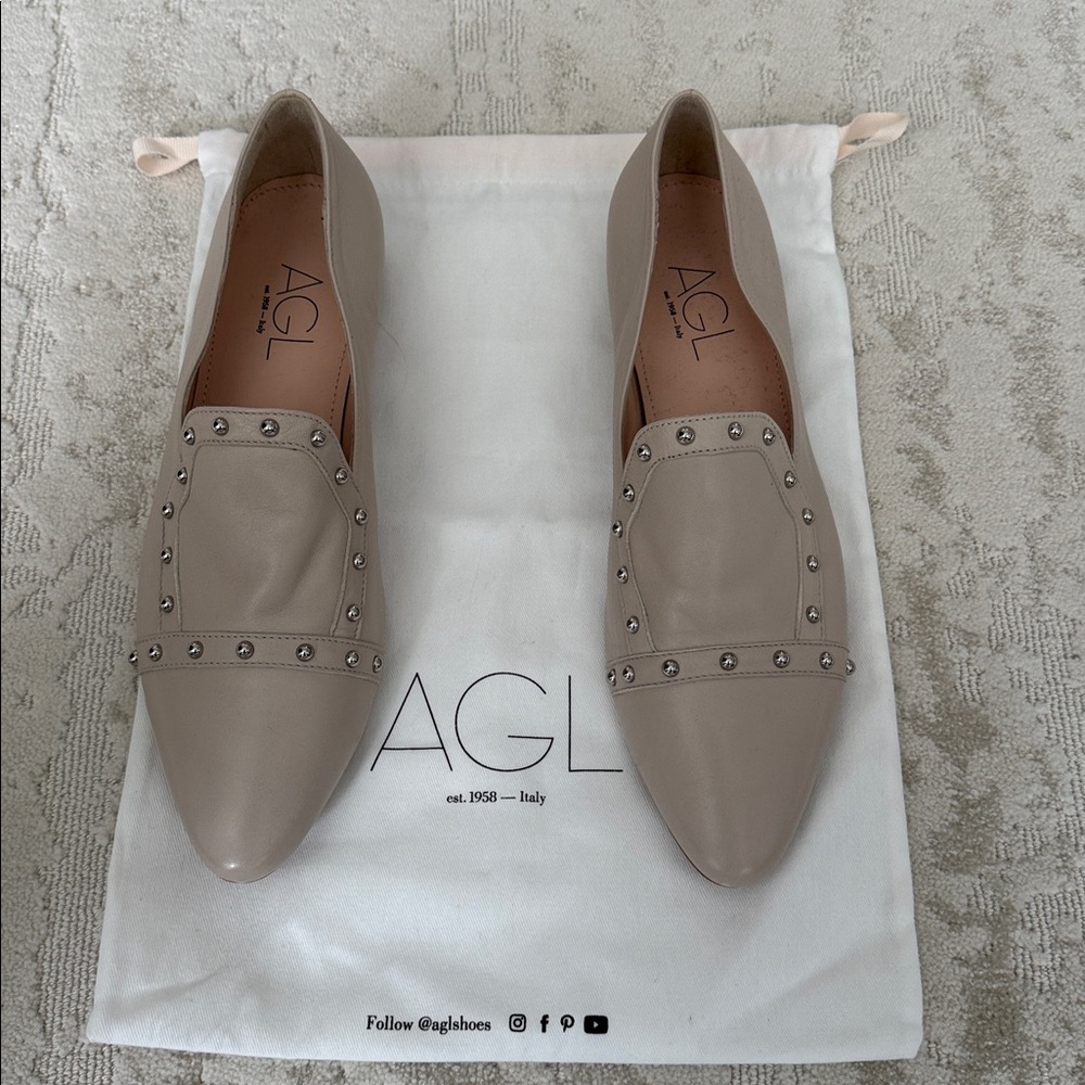 AGL NEW Women’s Studded Cream Flats Size 11 or 41 UK includes dust bag